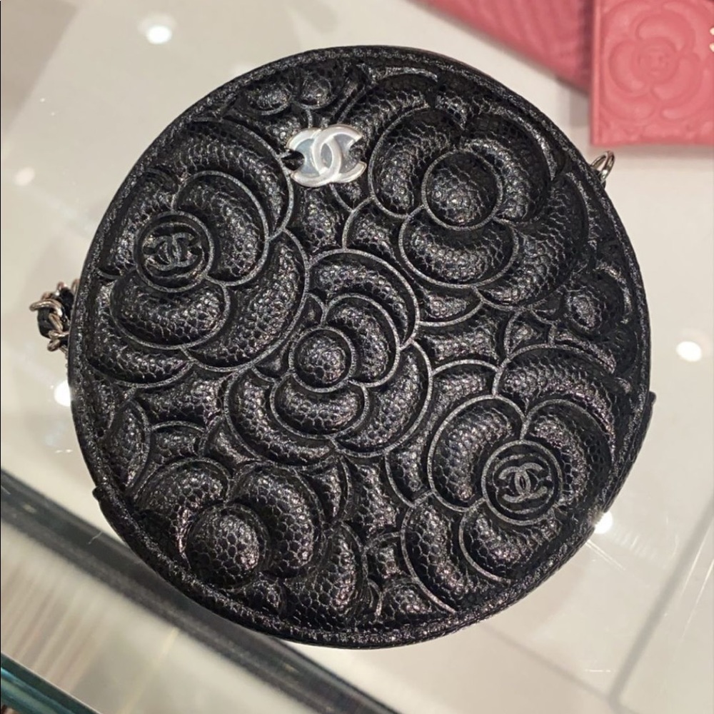 Chanel Round WOC
